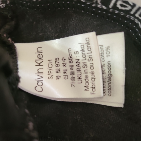 🌿Bra Lot of 3 Women's Small/Medium Sports Bras in Blue, Green, Black & White - Picture 3 of 6